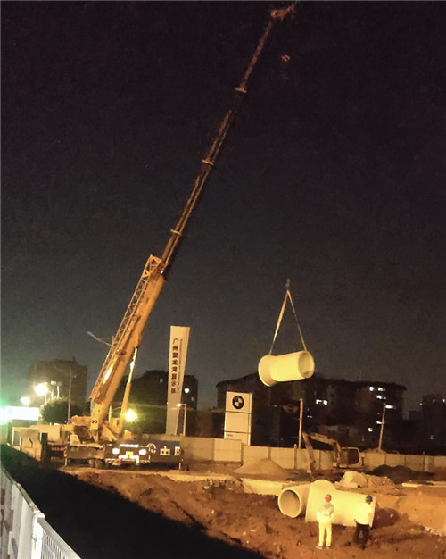 凌海市“弯臂矫正”—— 吊车的 “形变补偿” 技术